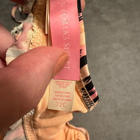 Victoria’s Secret 2 Piece Bathing Suit-Multicolor Pattern-Bottoms S/ Top 32C - Picture 6 of 6